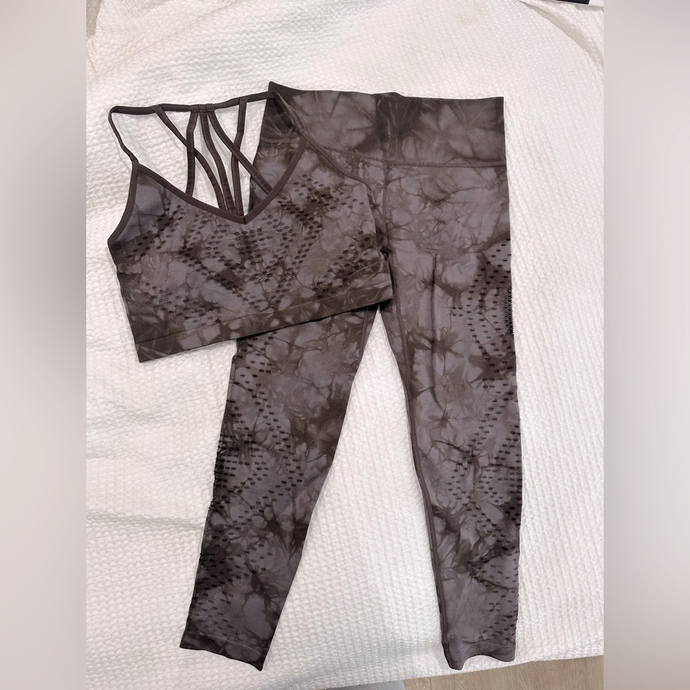 COPY - Betsey Johnson Tie Dye Seamless Sports Bra and Leggings Set. Never been …